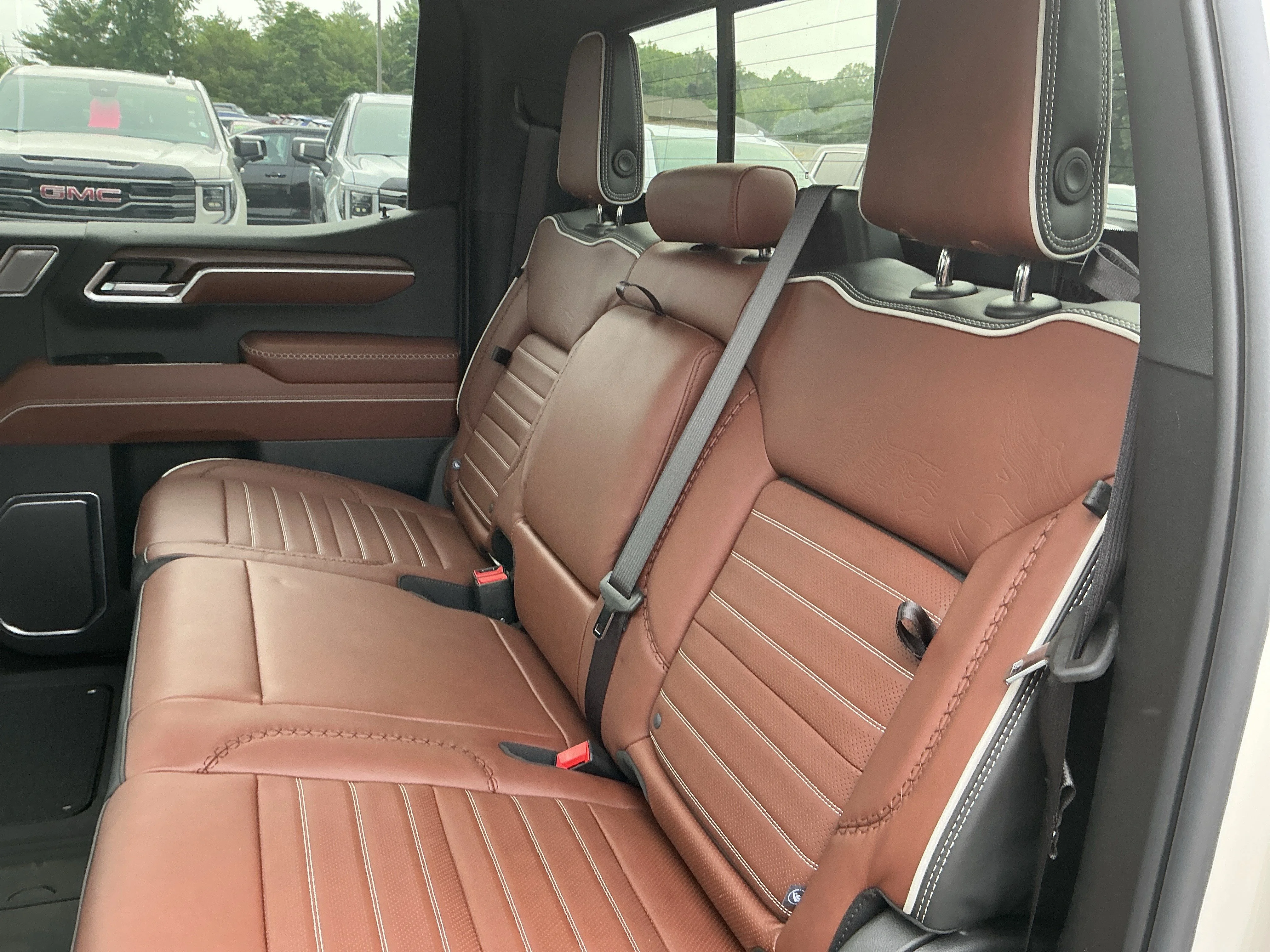 2026 GMC Sierra 1500 Denali Ultimate - Photo 10