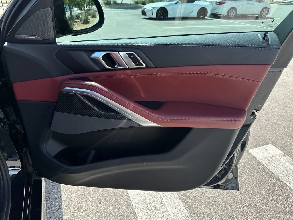 Used 2022  BMW M50i image 40