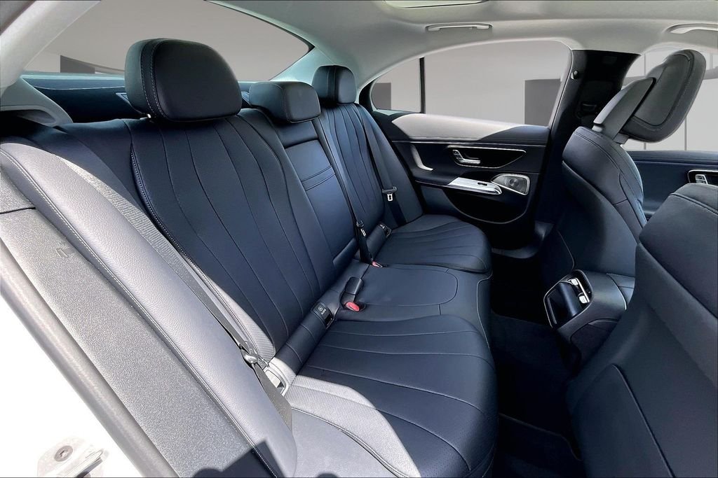 2025 Mercedes-Benz E-Class E350 - Photo 23