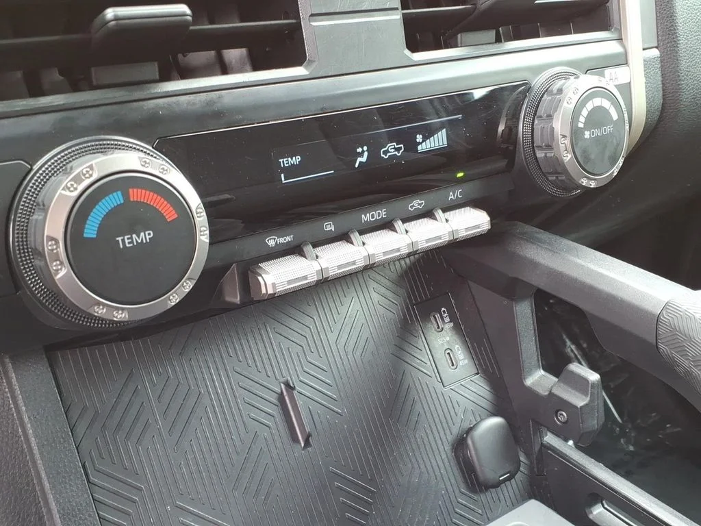 Used 2026  Toyota SR5 image 19
