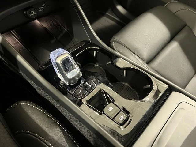 New 2026 Onyx Black Volvo Plus image 19
