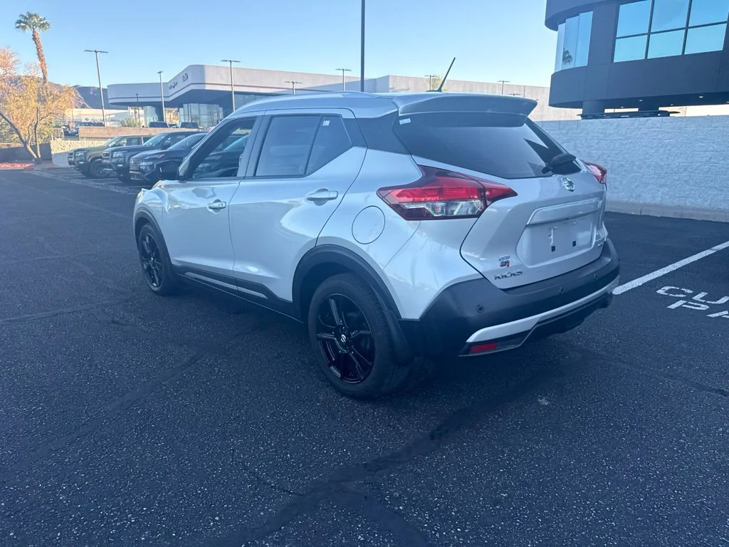 Used 2020 Silver Nissan SR image 17