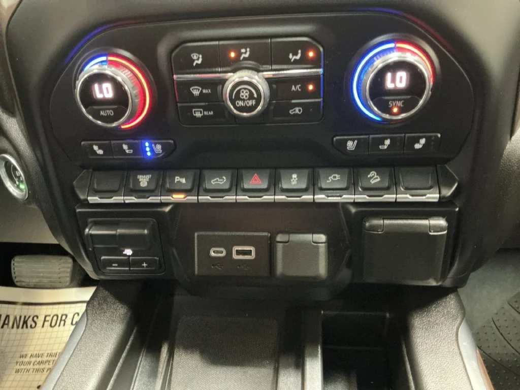 Used 2022 Iridescent Pearl Tricoat Chevrolet High Country image 23