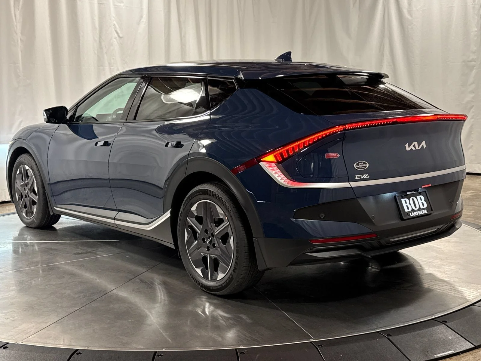 New 2026 Midnight Kia Light image 9
