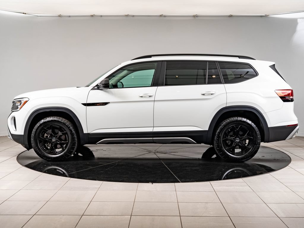 Used 2025 Pure White Volkswagen 2.0T Peak Edition image 5