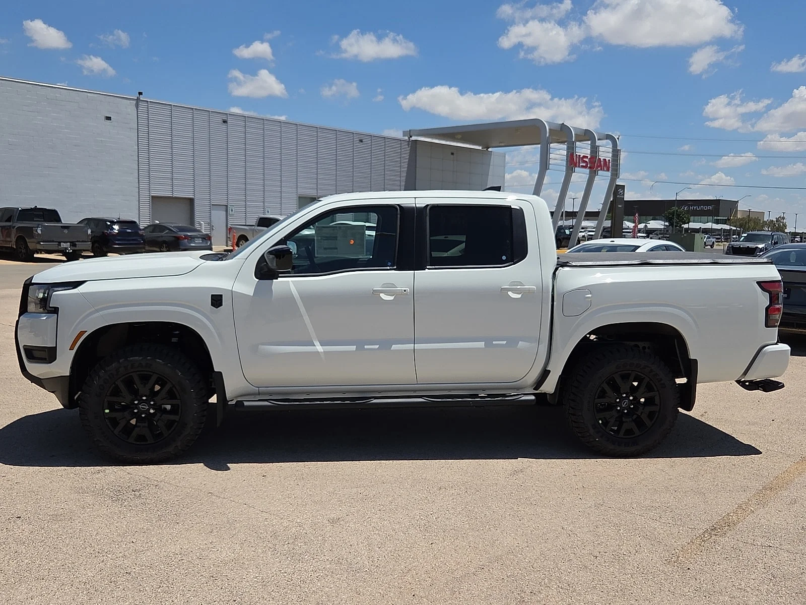 New 2026 QAK Glacier WH Nissan SV 4x4 Crew Cab 5 ft. box 126 in. WB image 2