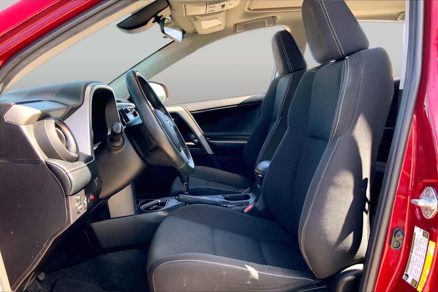 Used 2018 Ruby Flare Pearl Toyota XLE image 8