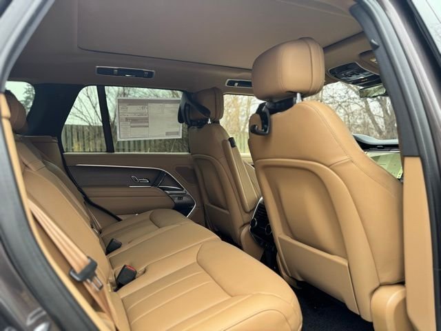 New 2026 Charente Grey Land Rover SE image 16