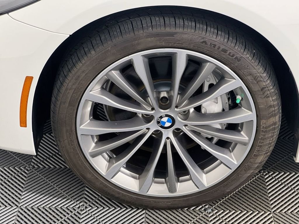 2022 BMW 5 Series 540i - Photo 11