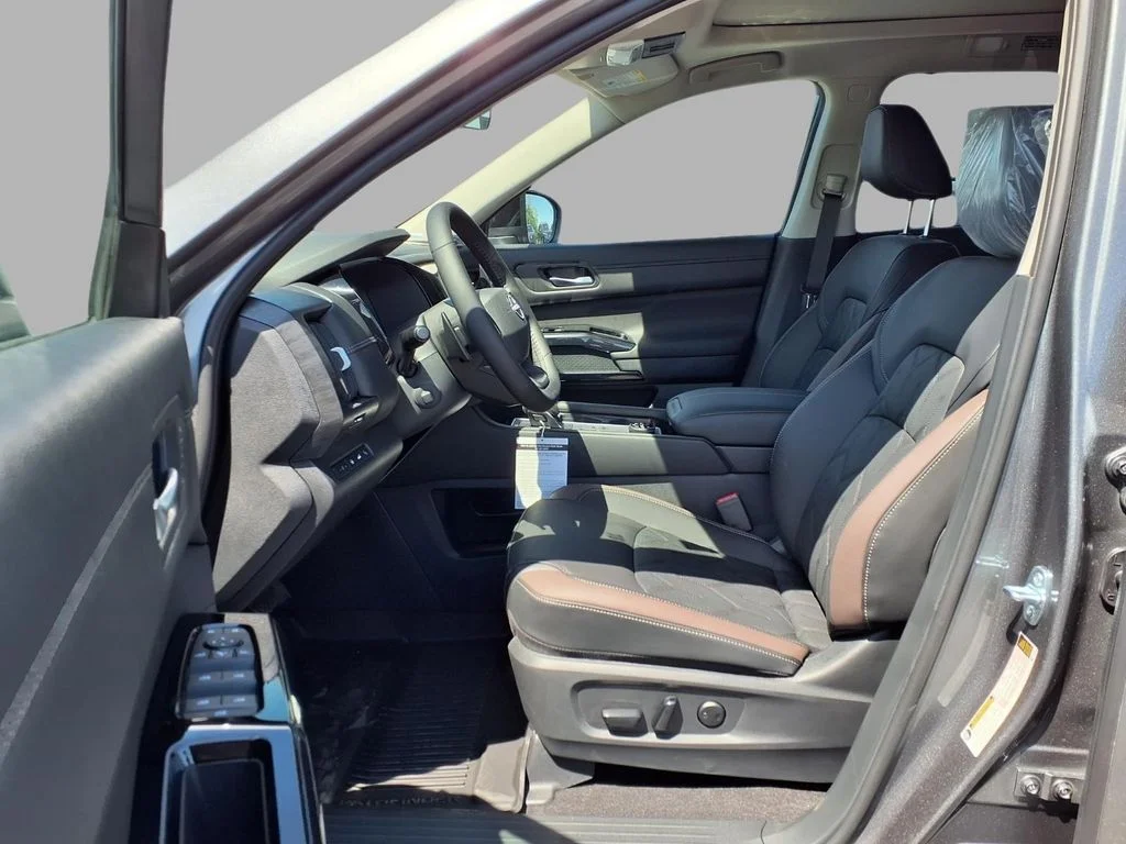 New 2026 Gun Metallic Nissan Platinum image 22