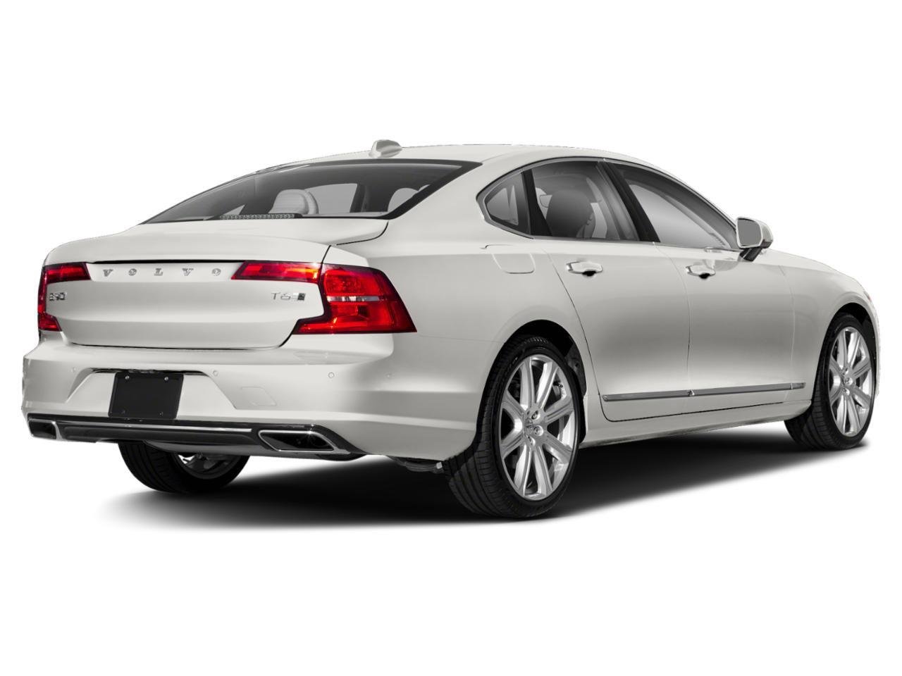 Used 2018 Crystal White Pearl Metallic Volvo Momentum image 12