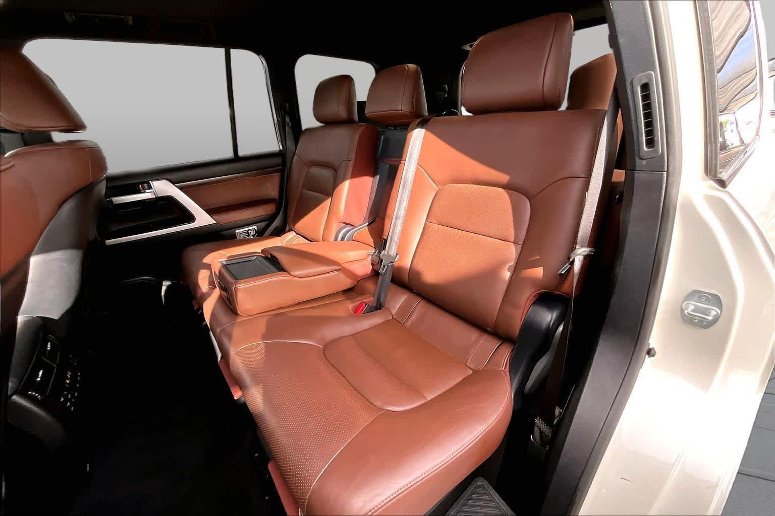 Used 2021 Blizzard Pearl Toyota  image 21