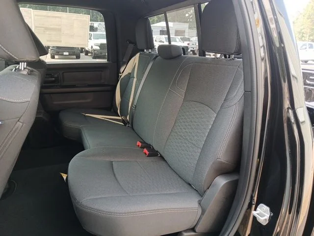 New 2026 Diamond Black Crystal Pearl-Coat Exterior Paint RAM Tradesman image 18