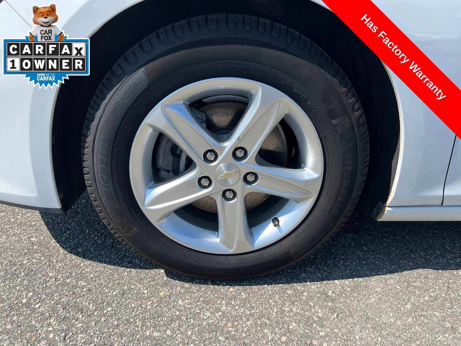 Used 2021 SUMMIT WHITE Chevrolet LS image 9