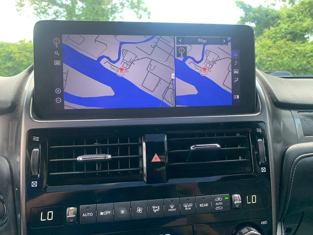 Used 2023 Black Lexus 460 image 23