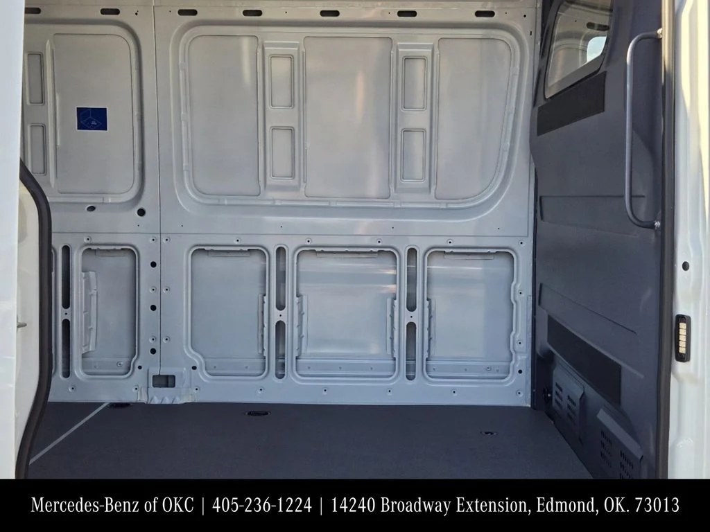 Used 2025 White Mercedes-Benz Cargo 170 WB image 25