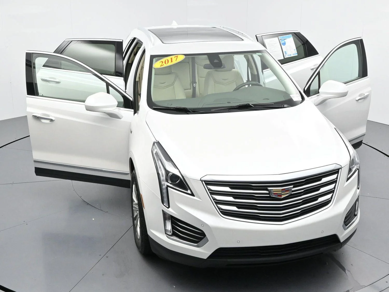 Used 2017 CRYSTAL WHITE TRICOAT Cadillac Luxury FWD image 41