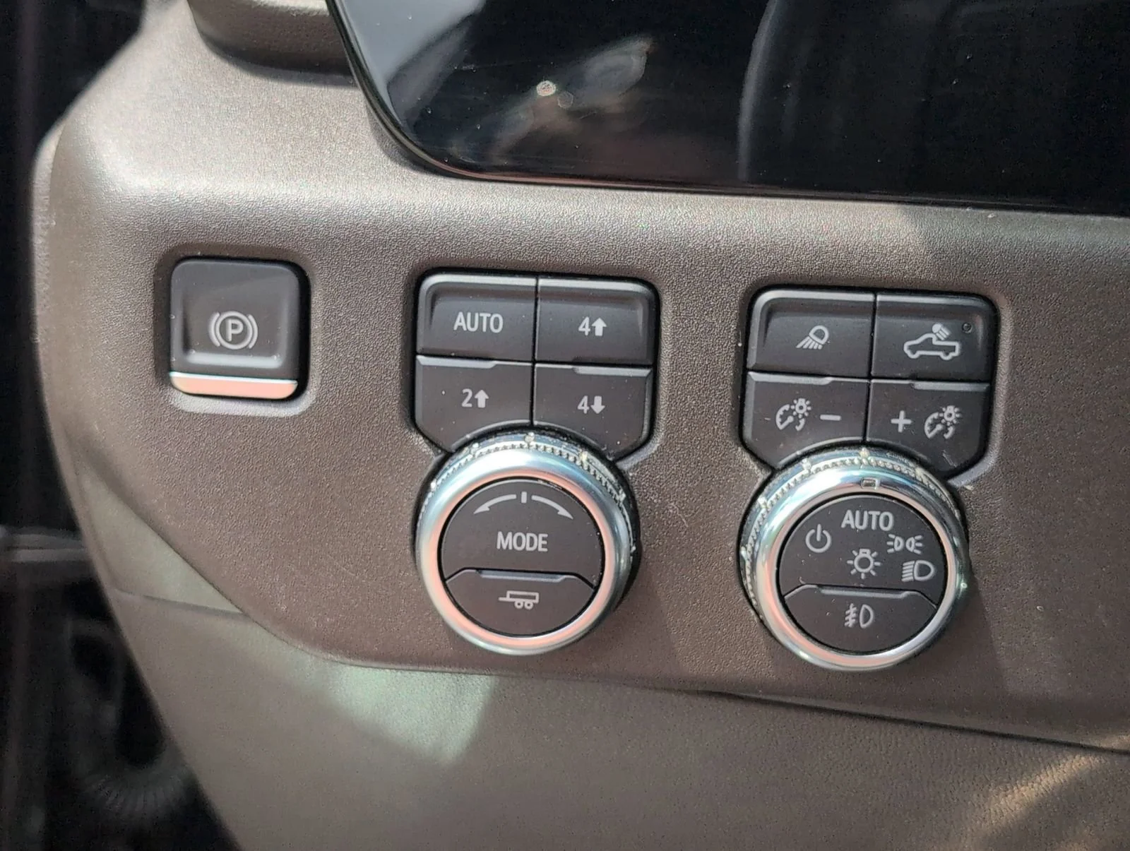Used 2023 Titanium Rush Metallic GMC SLT image 27