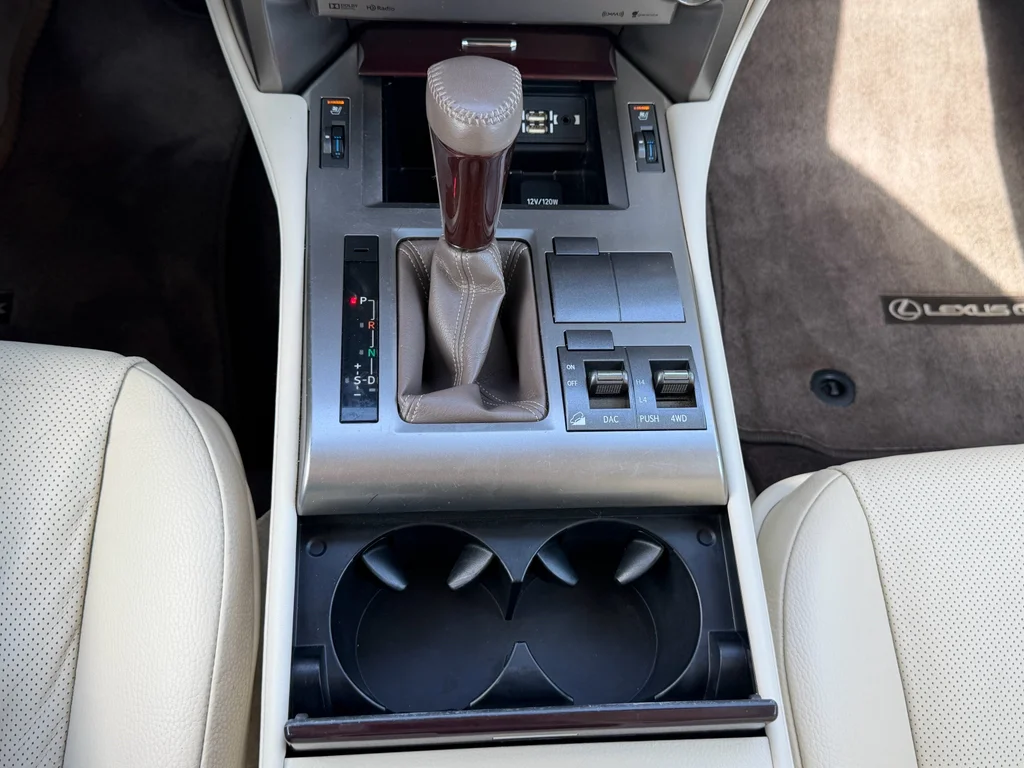 Used 2019 Starfire Pearl Lexus Premium image 16