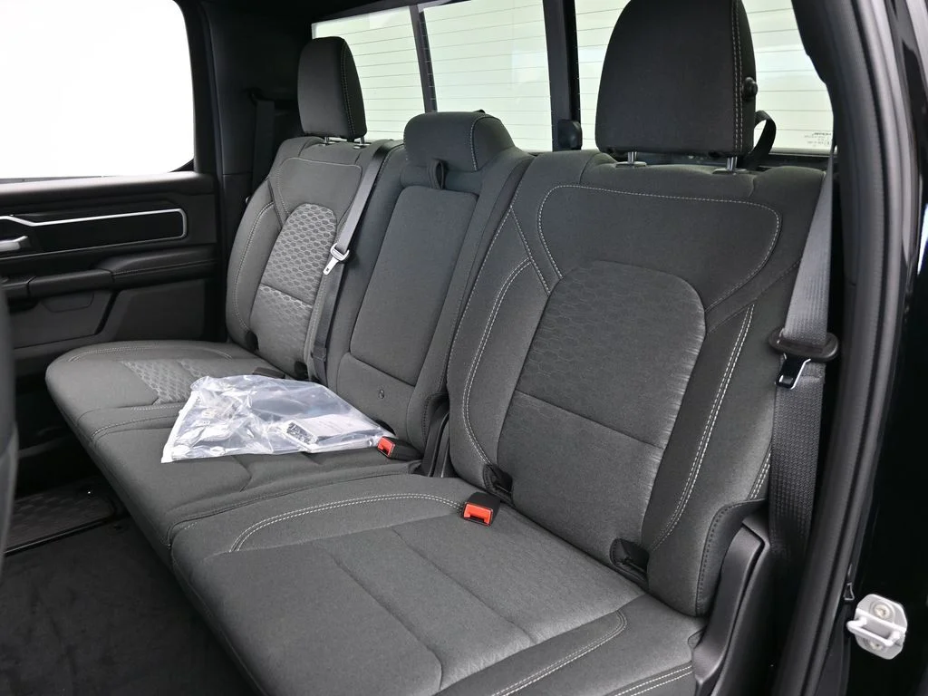 New 2026 Diamond Black Crystal Pearl-Coat Exterior Paint RAM Big Horn/Lone Star image 29
