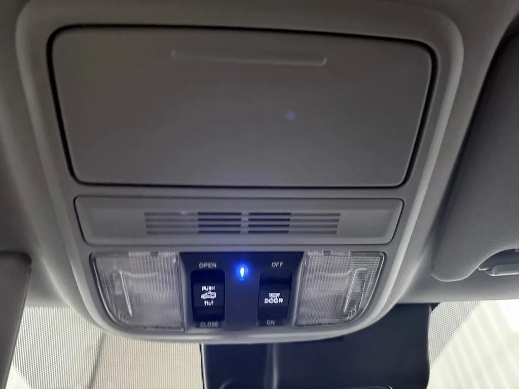 Used 2022 White Honda Special Edition image 25