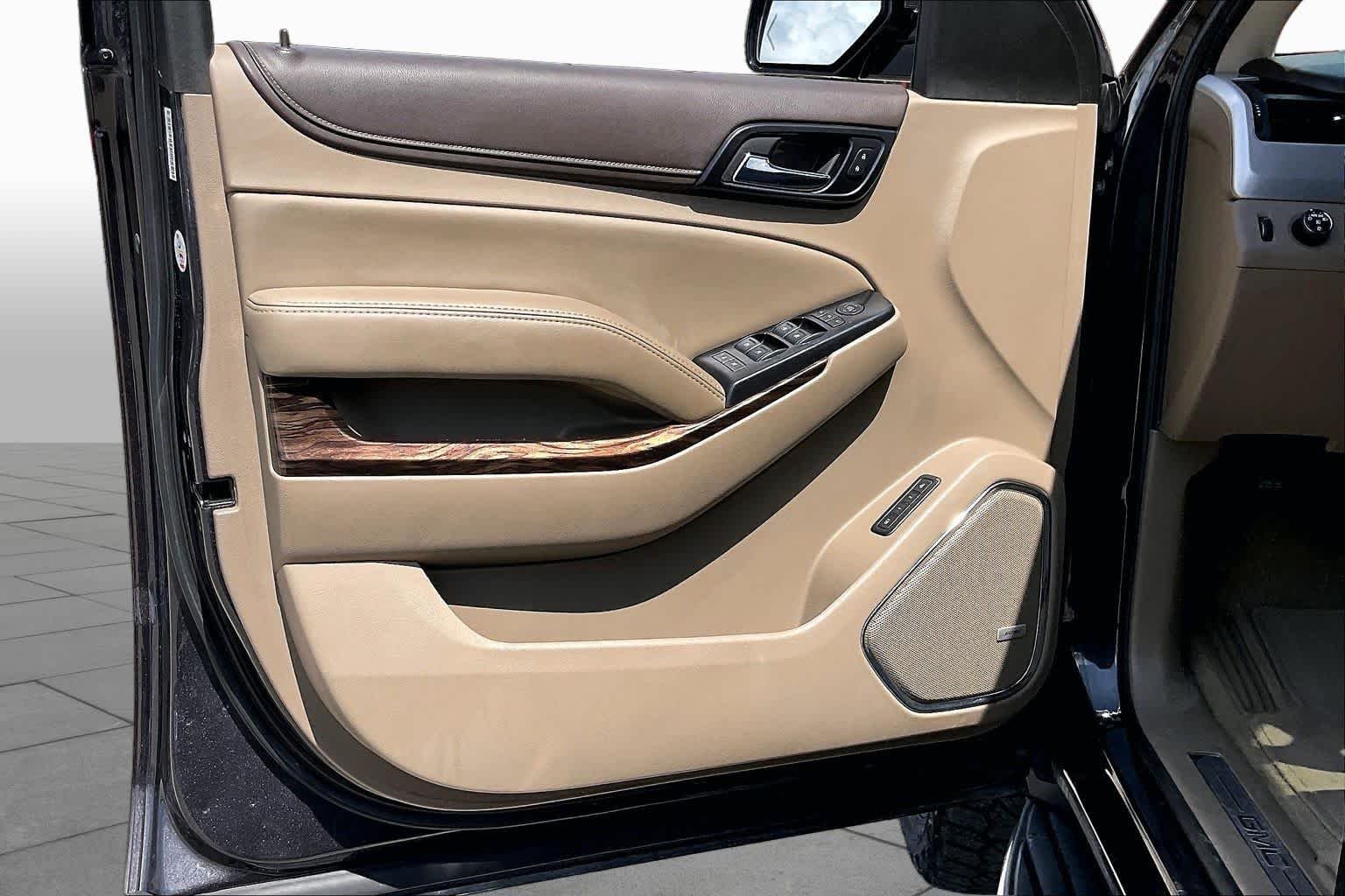Used 2018 Iridium Metallic GMC SLT image 22