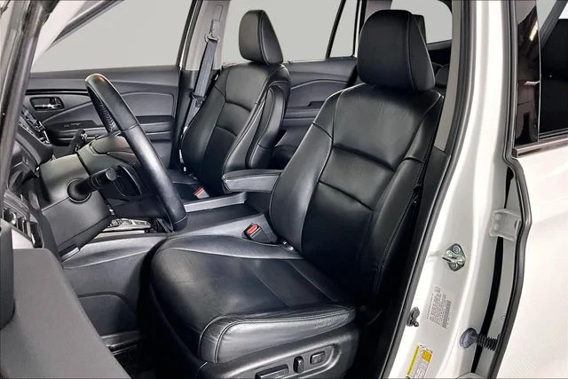 Used 2020  Honda Touring image 20