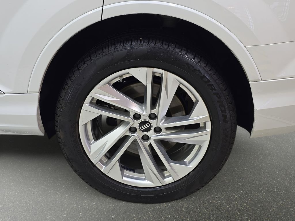 Used 2022  Audi 55 Premium Plus image 32