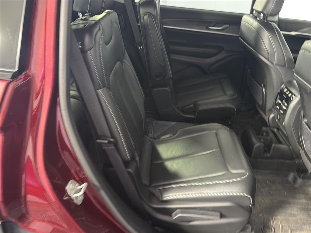 Used 2023 Velvet Red Pearlcoat Jeep Limited image 15