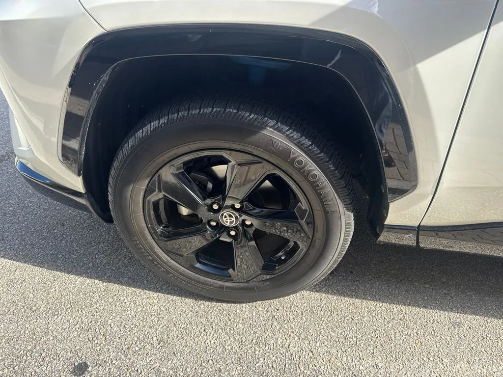 Used 2021 White Toyota XSE image 19