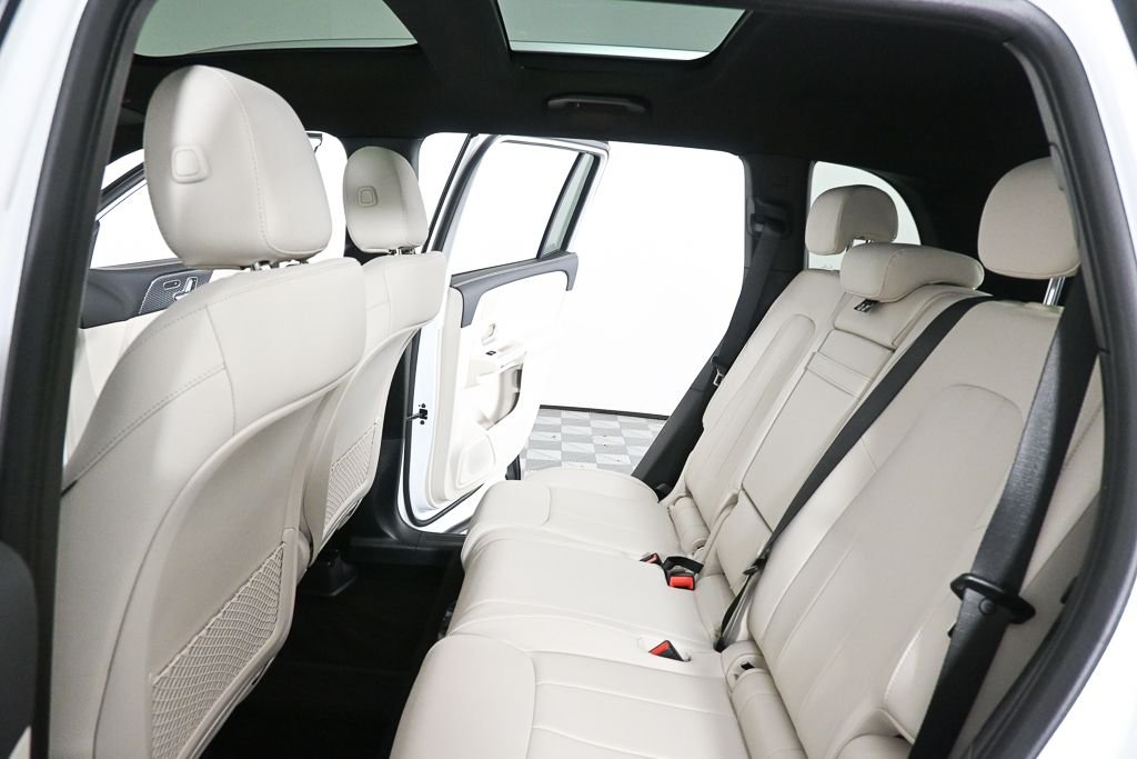 Used 2026 White Mercedes-Benz GLB 250 image 19