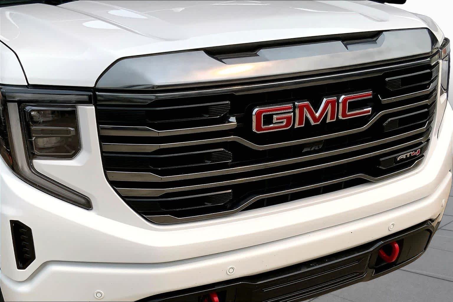 Used 2024 Summit White GMC AT4 image 28