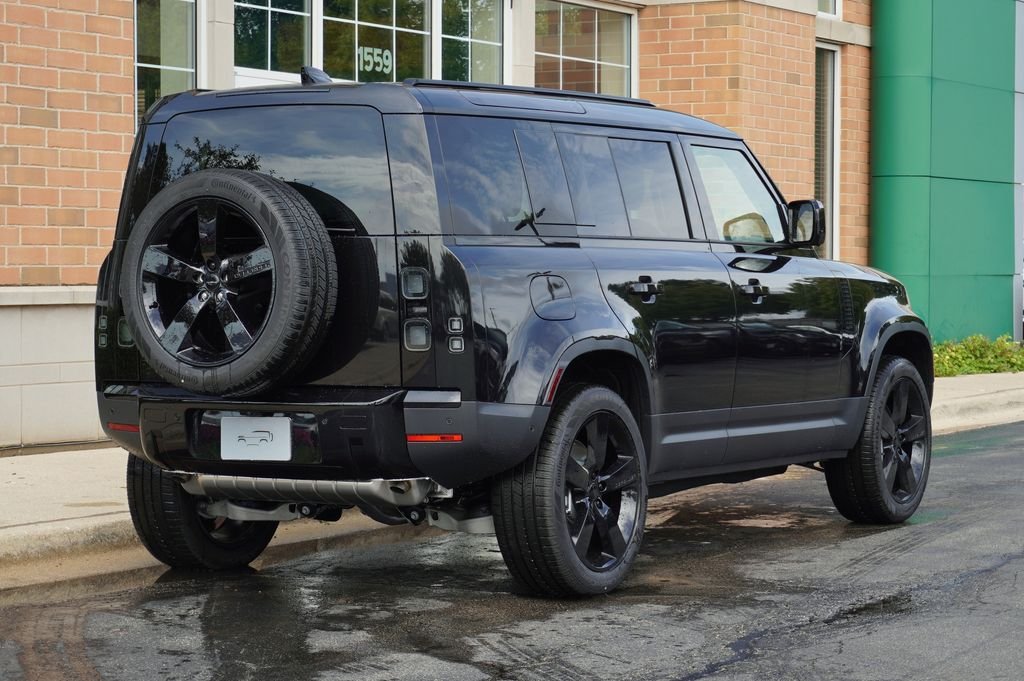 New 2026 Santorini Black Land Rover S image 6