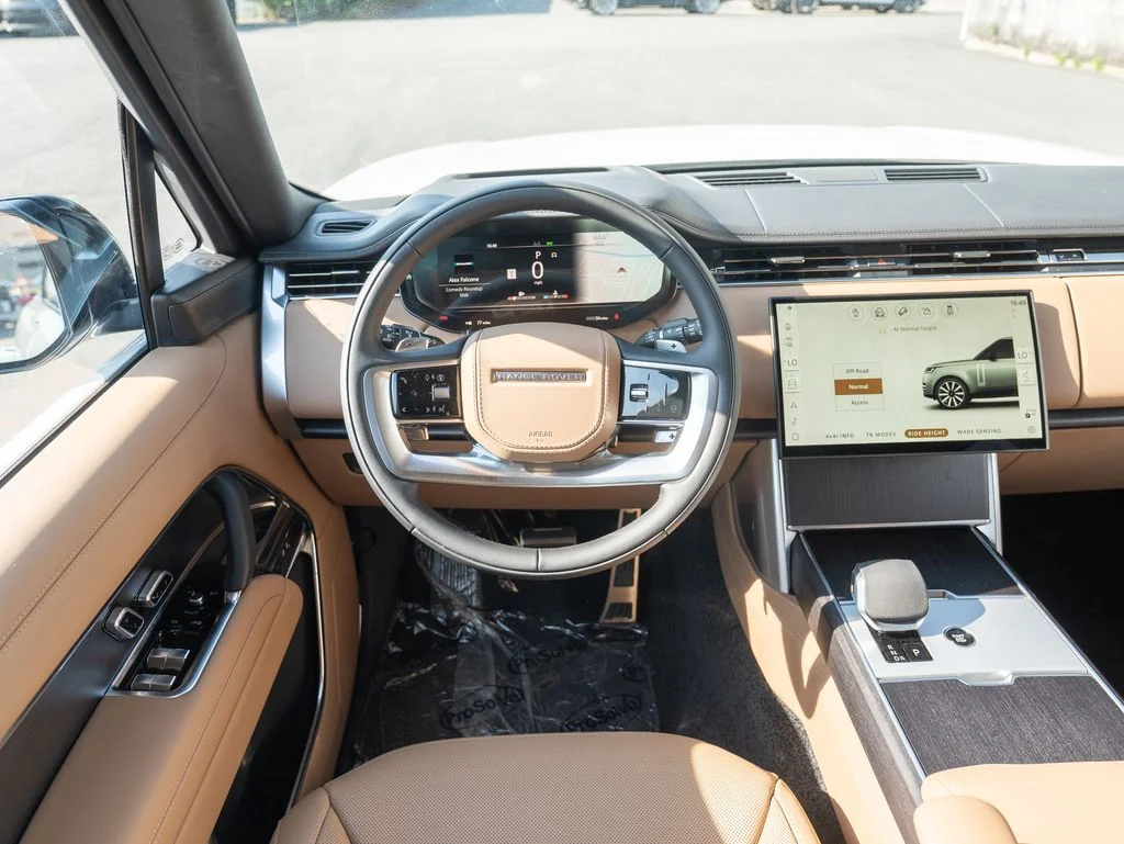 New 2026 Fuji White Land Rover SE image 12