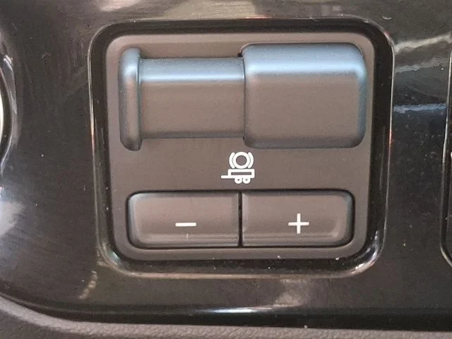 Used 2025 Gray Chevrolet RST image 22