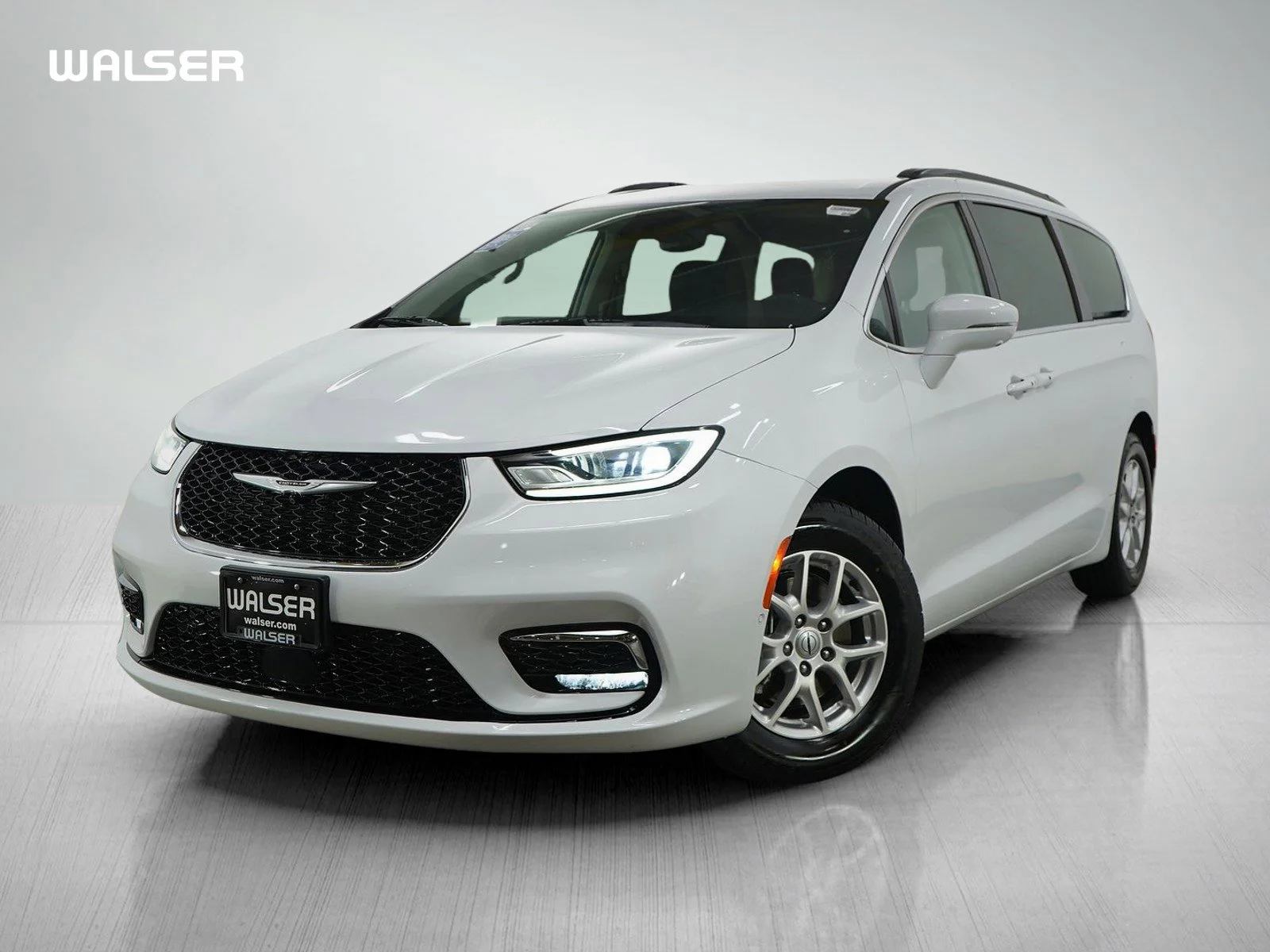 2022 Chrysler Pacifica Touring L's photo
