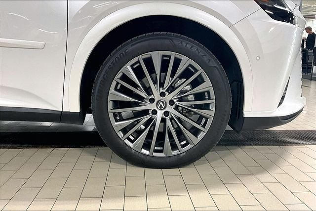Used 2023 White Lexus 350 Luxury image 28