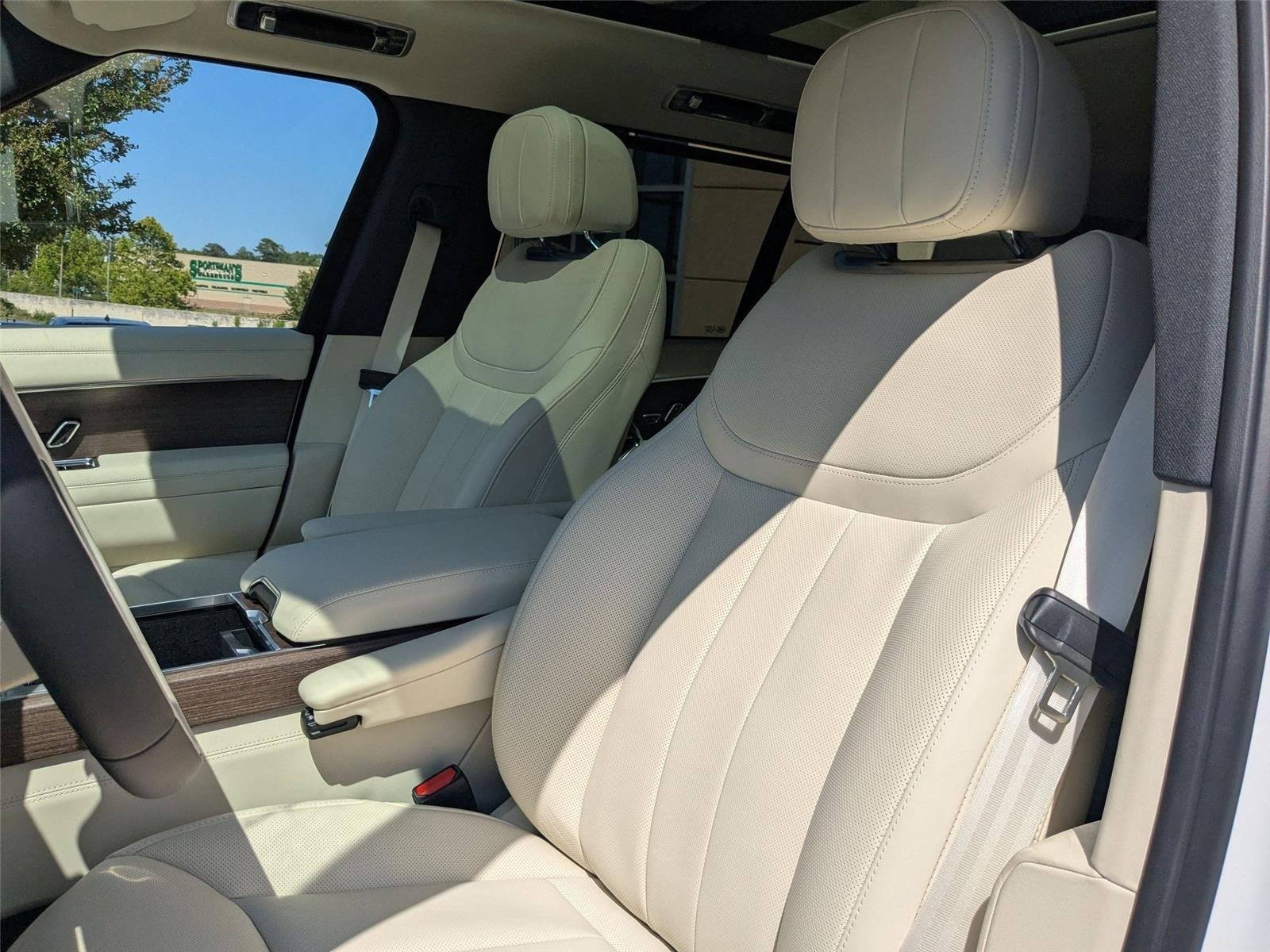 New 2026 Icy White Land Rover SE image 14