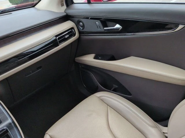 Used 2021 Red Lincoln Reserve image 17