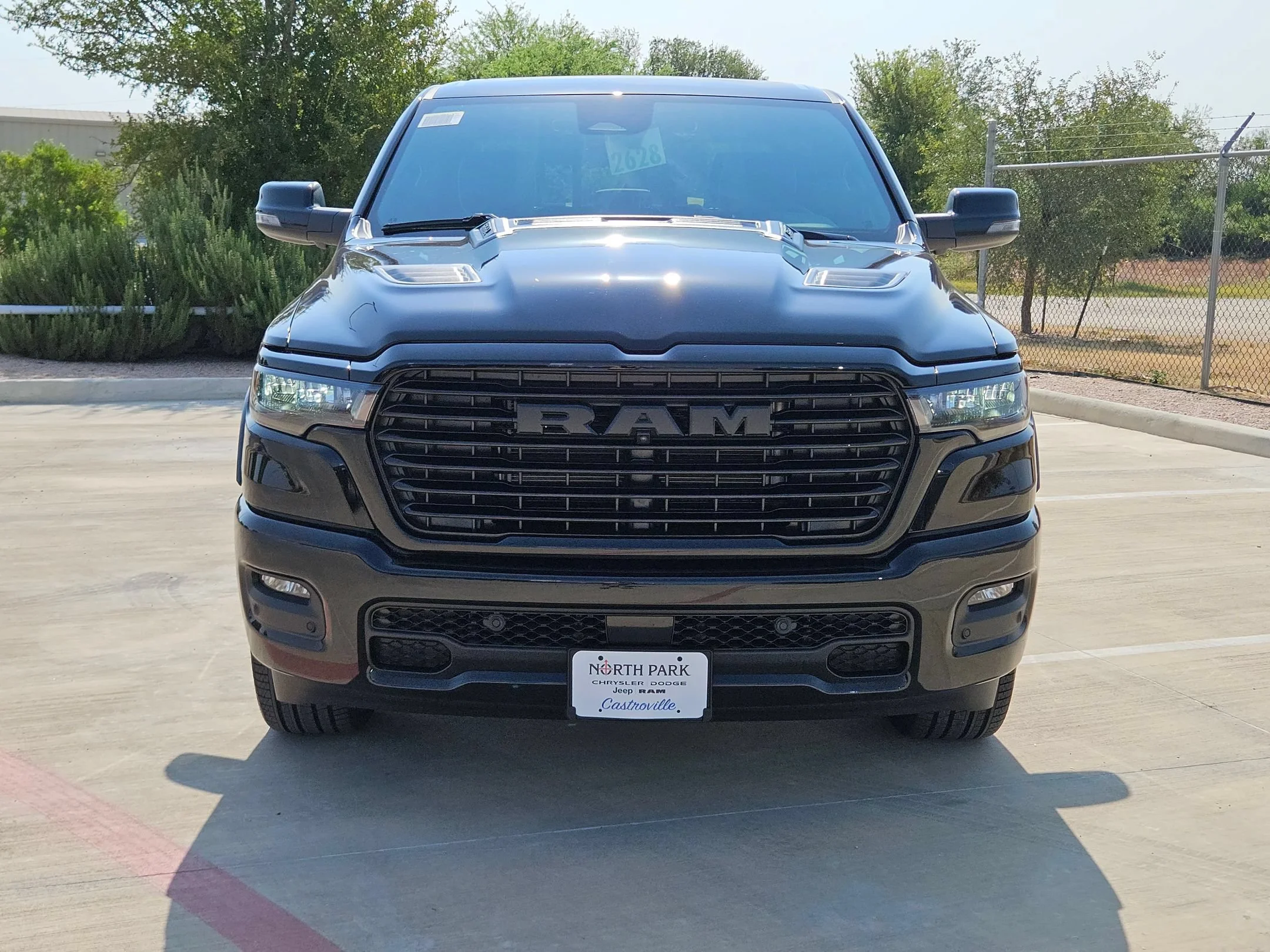 New 2027 Diamond Black Crystal Pearl-Coat Exterior Paint RAM Laramie image 8