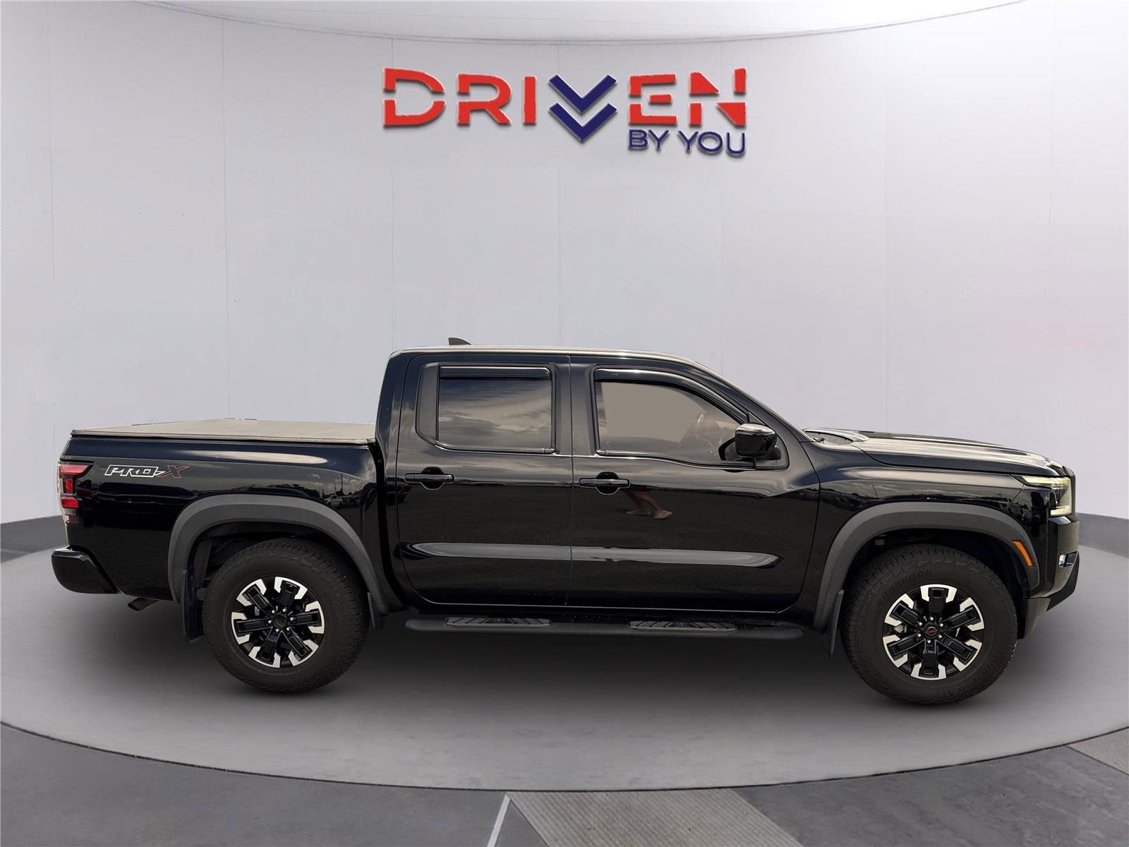 Used 2022 Super Black Nissan PRO-X image 3