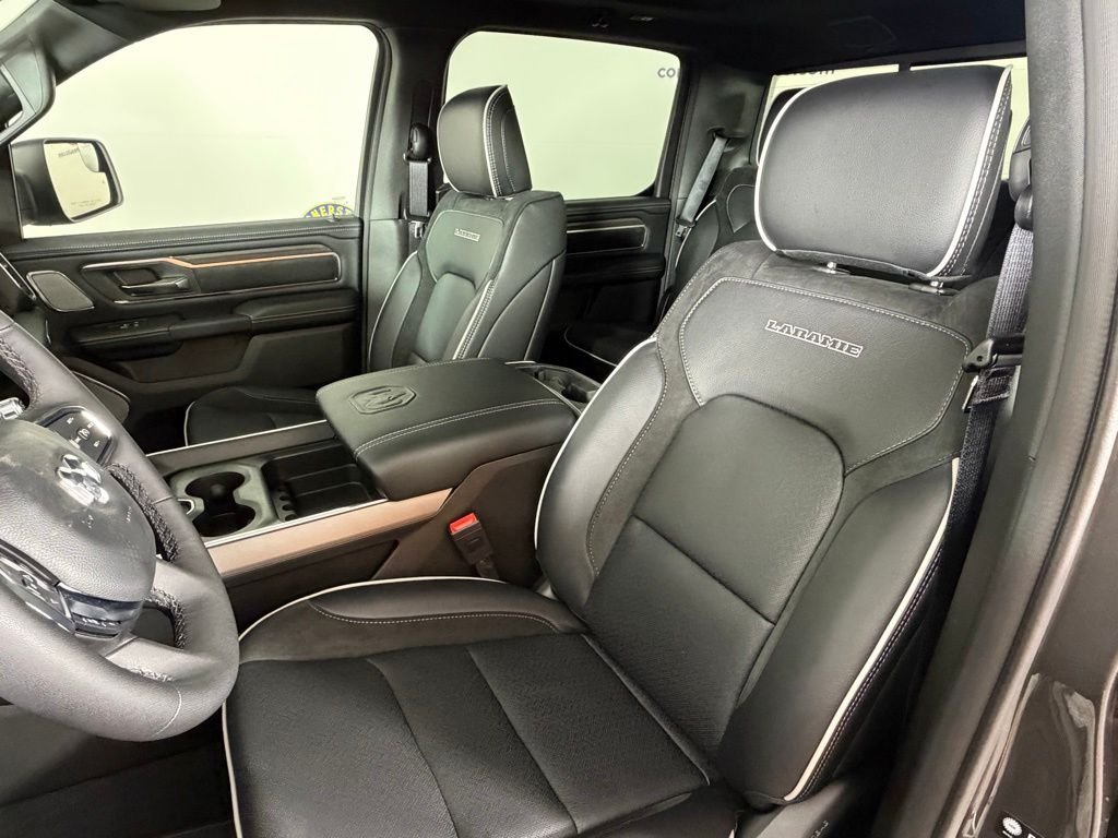 New 2026 Granite Crystal Metallic Clear-Coat Exterior Paint RAM Laramie image 13