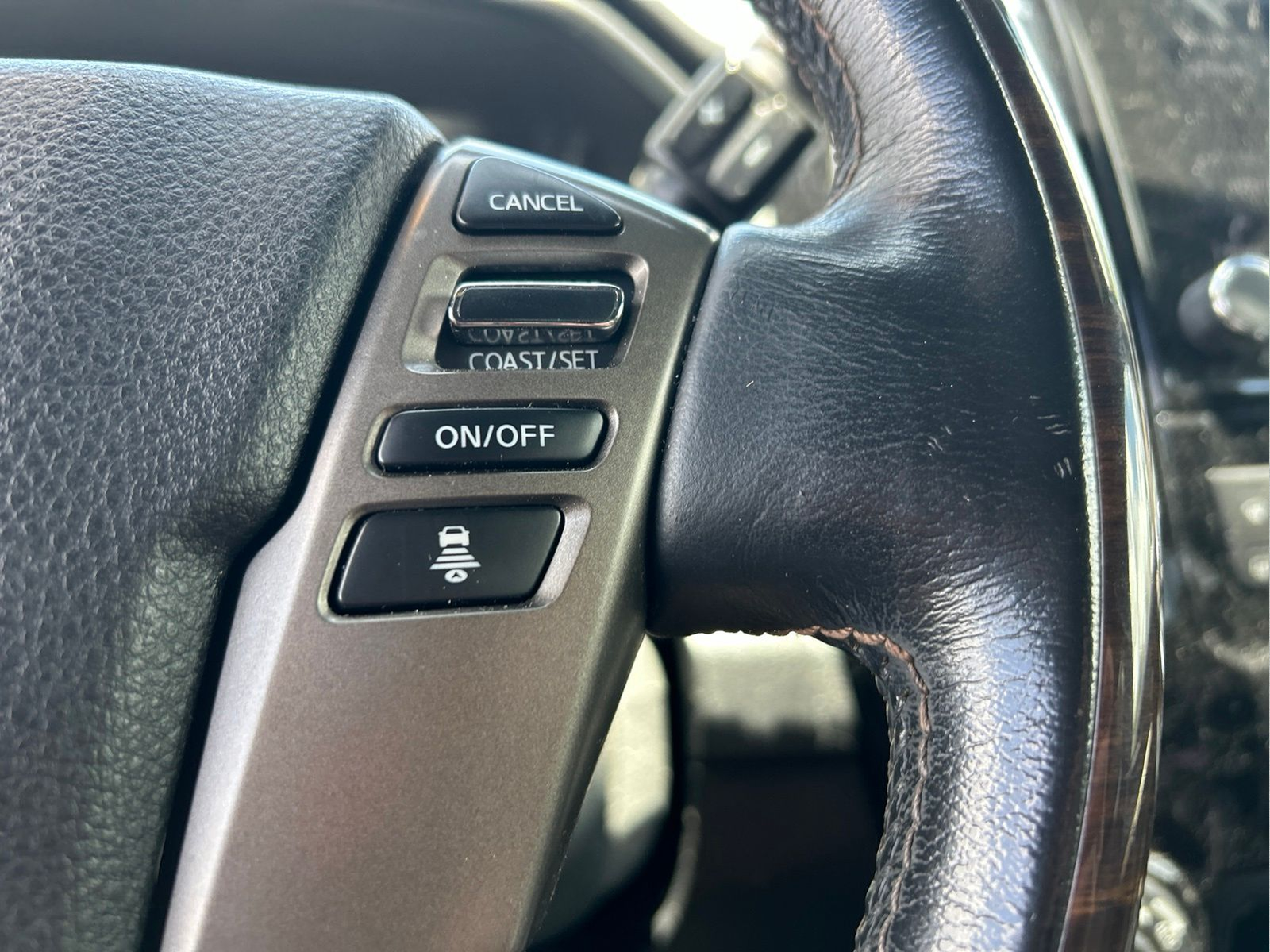 Used 2021 White Nissan Platinum Reserve image 15