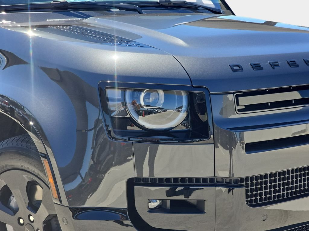 New 2026 Carpathian Grey Land Rover X-Dynamic SE image 32