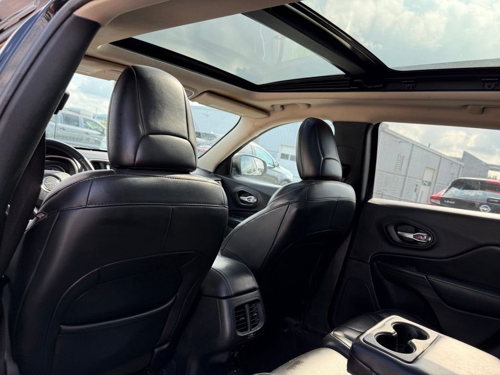 Used 2016 Black Jeep Limited image 9
