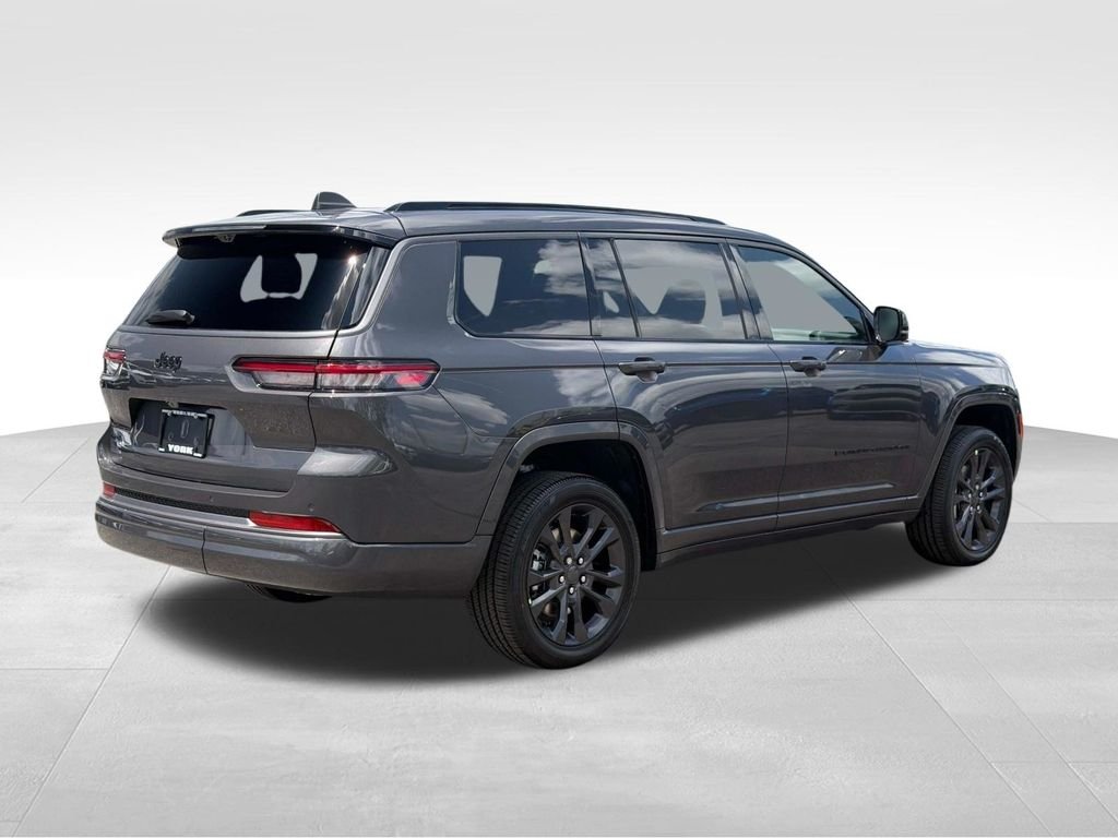 New 2026 Baltic Gray Metallic Clear-Coat Exterior Paint Jeep Limited Reserve image 5