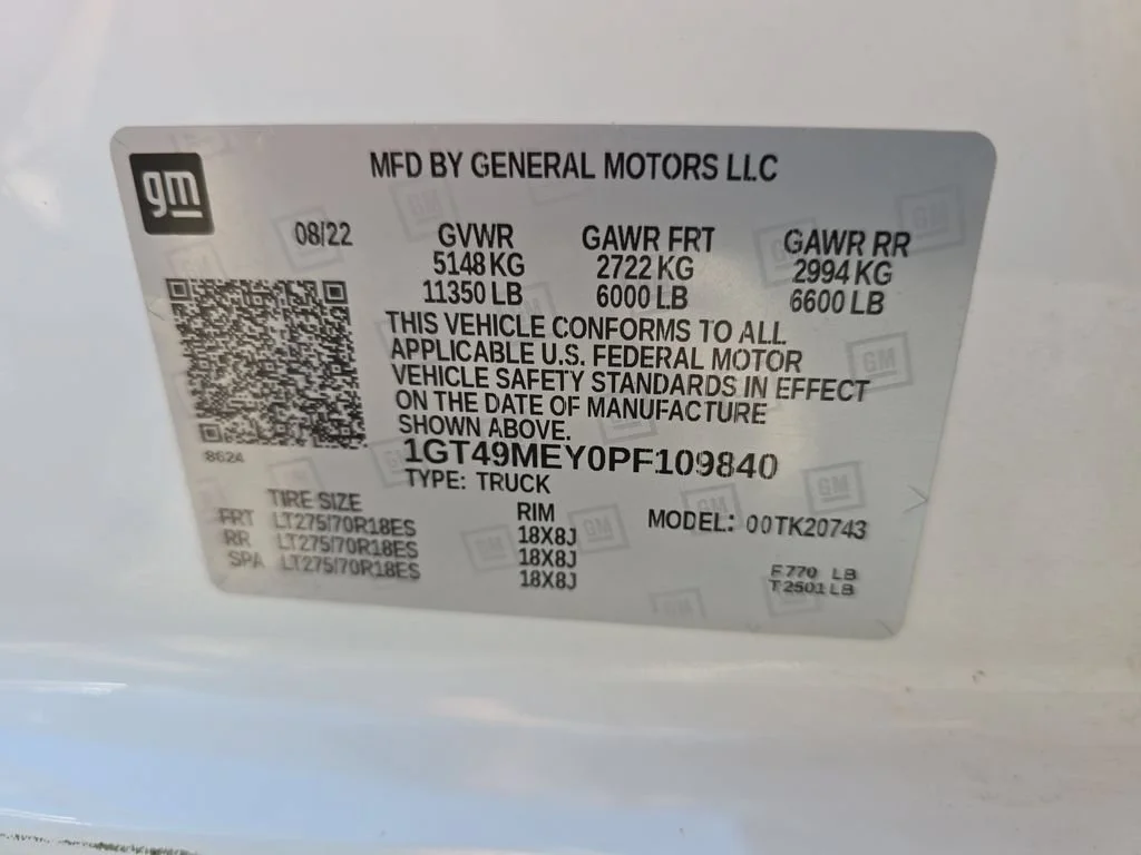 Used 2023 SUMMIT WHITE GMC SLE image 35