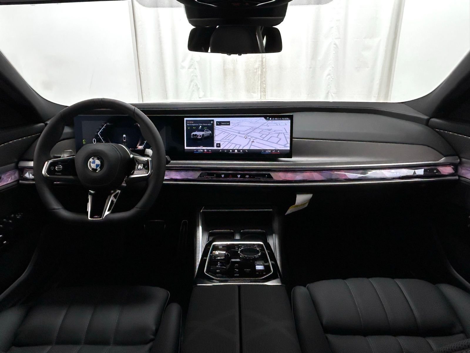 2025 BMW 7 Series 760i - Photo 8