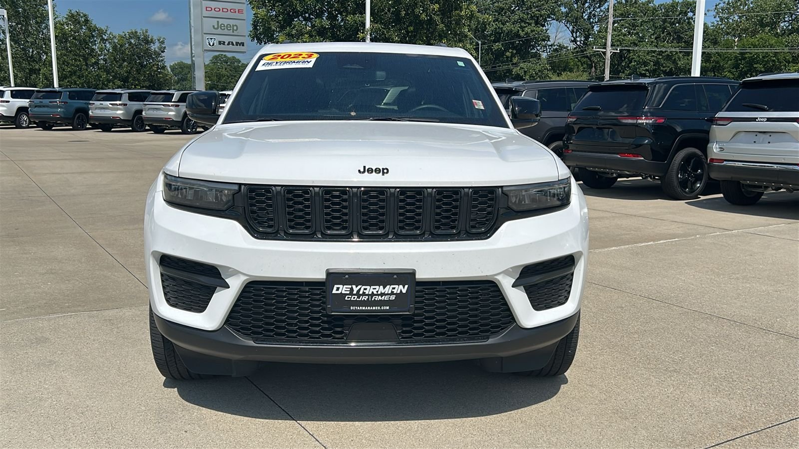 Certified Used 2023 White Jeep Altitude X image 9