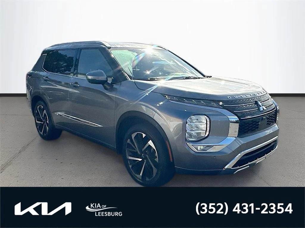 2022 Mitsubishi Outlander SEL Special Edition 2WD's photo